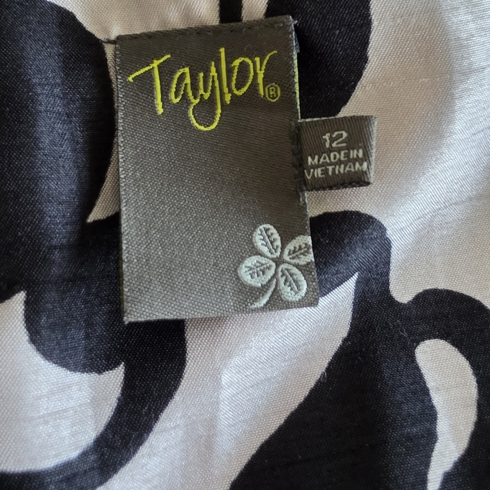 TAYLOR Elegant Black and White Floral Dress SIZE 12 - Picture 8 of 10